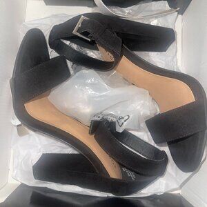 Torrid Shoes 4H Black Size 9 Two Strap Tapered Heel
